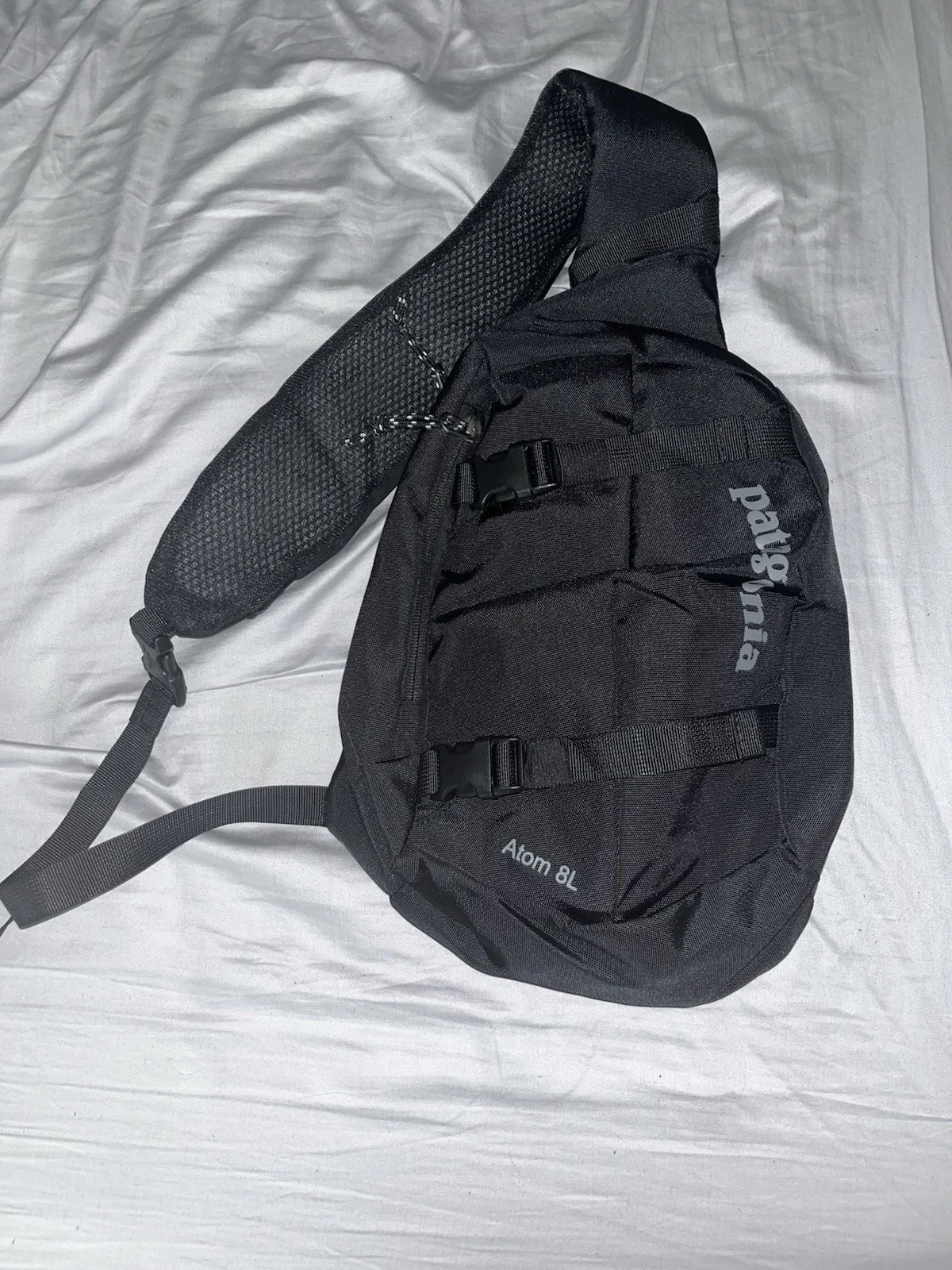 Patagonia Atom 8L Outdoor Crossbody Bag BLACK