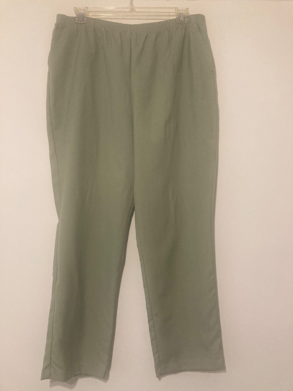 Blair Women’s Sage Green Pants Size 22W – Elastic Waist with Pockets