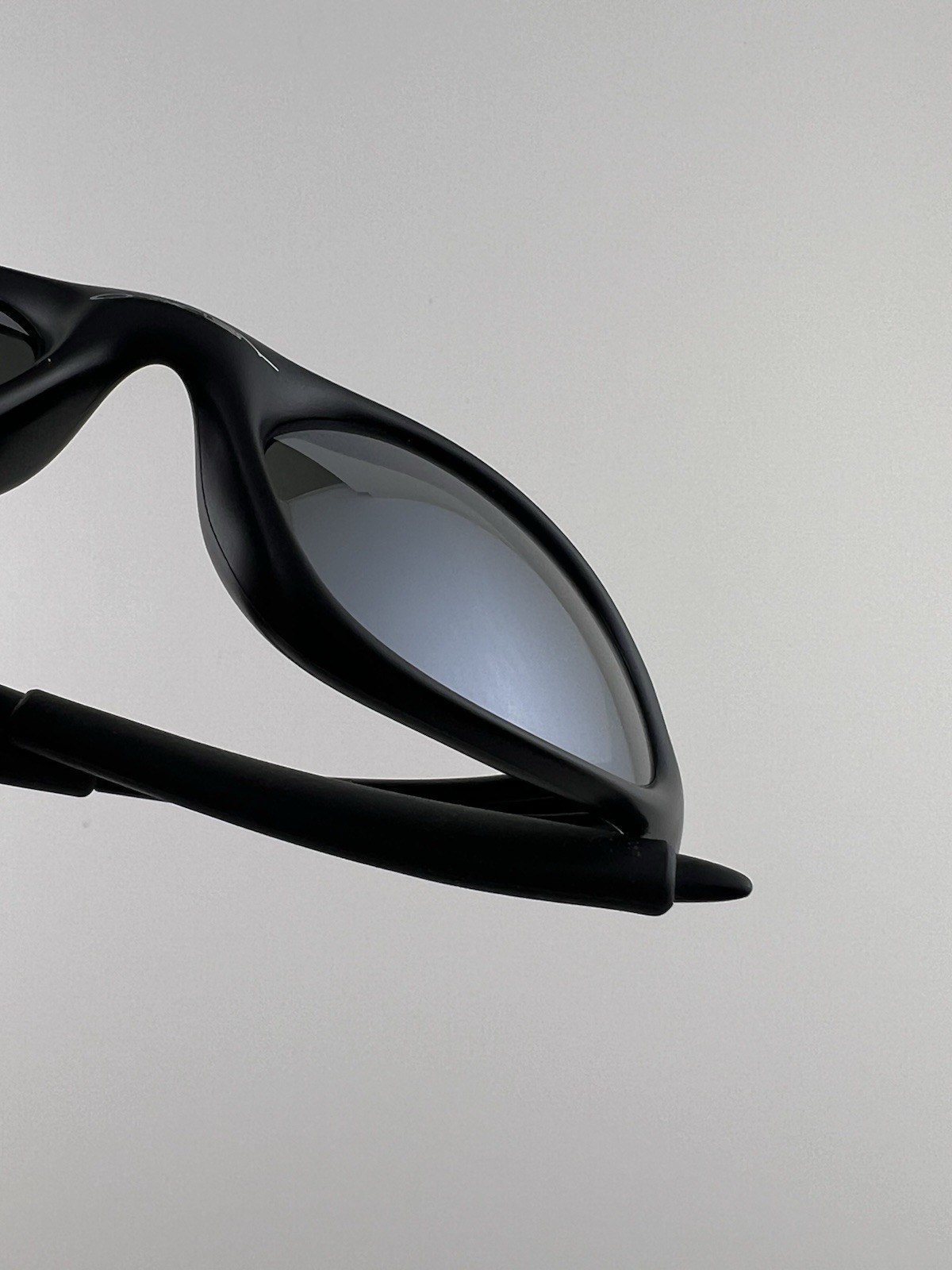 Oakley Minute 1.0 Matte Black Frame Black Iridium Lens 04-081 XX RARE