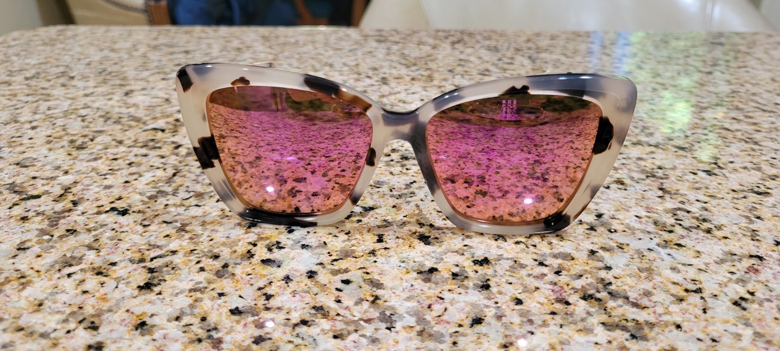 Diff Bella II CT-PK30 Sunglasses,PINK MIRROR LENS, ANIMAL PRINT, STORE DISPLAY