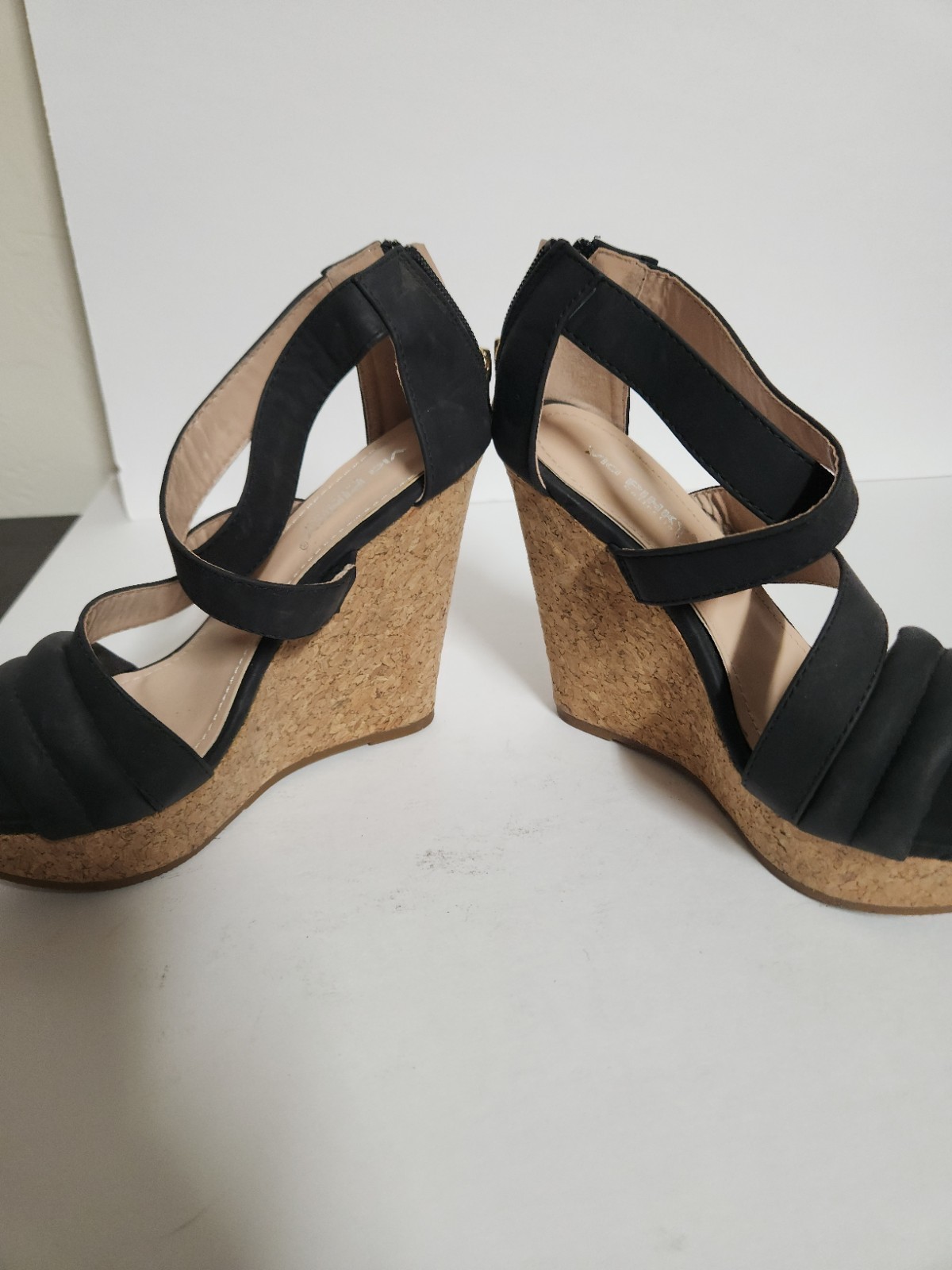 Via Pinky Collection Black Strappy Cork Platform Wedge Sandals Back Zip Women…