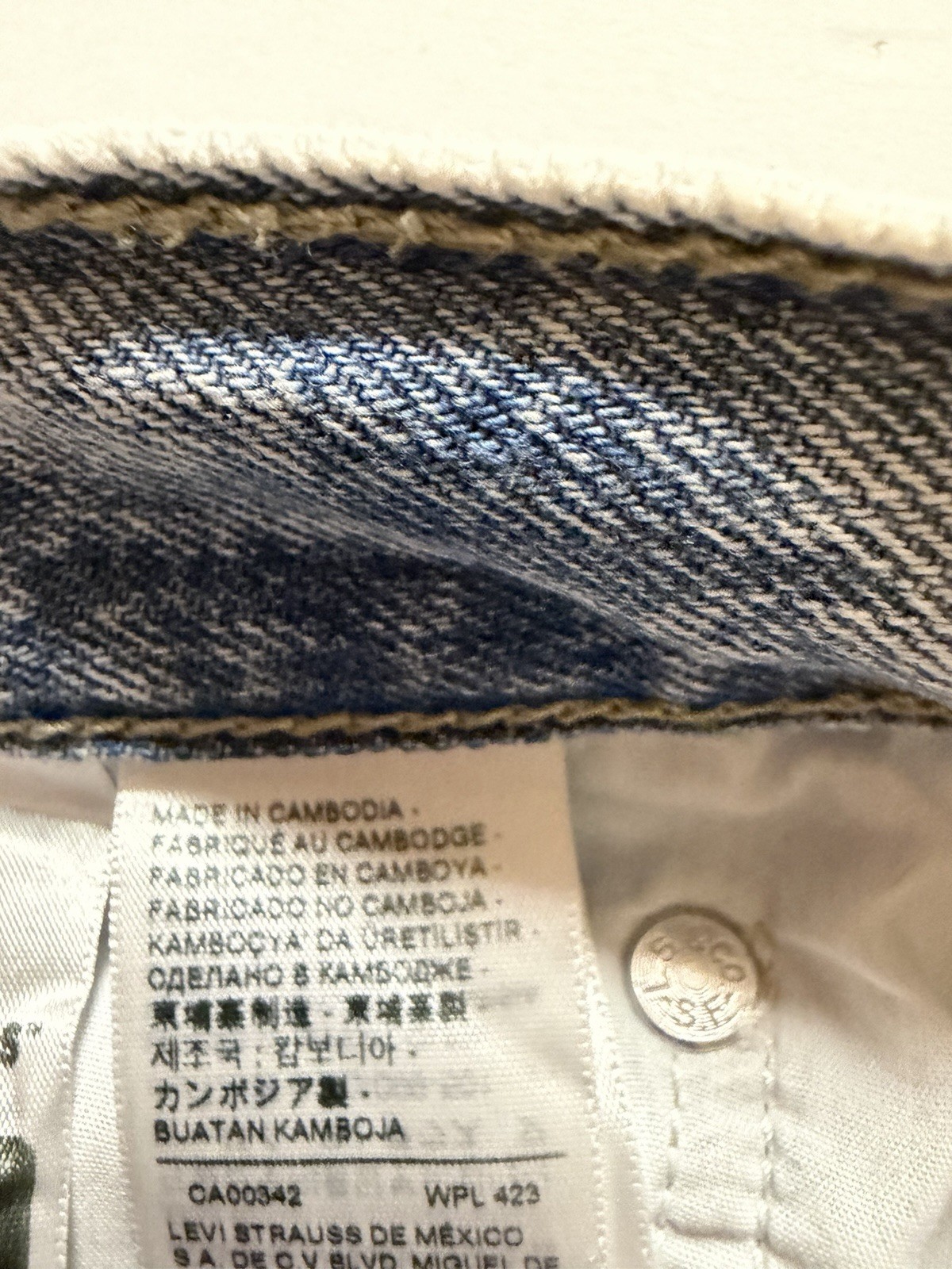 Levi’s Women’s Low Pro Straight Leg Jeans Size 27 Light Wash Denim W29.5, L29