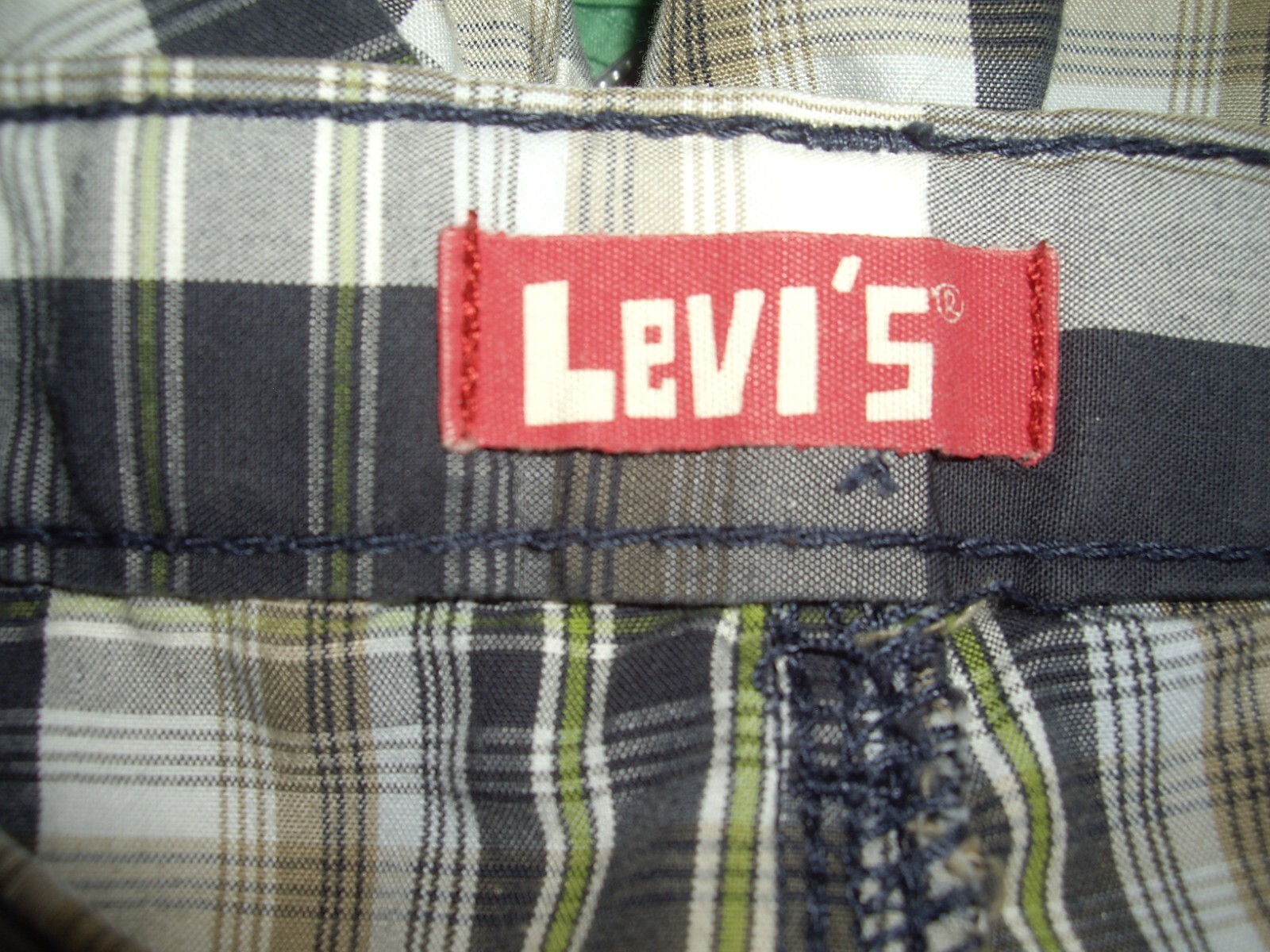 T7 EEUC Boys Size 7 Reg Levi’s Plaid Cargo Shorts Black Gray Tan White Pockets