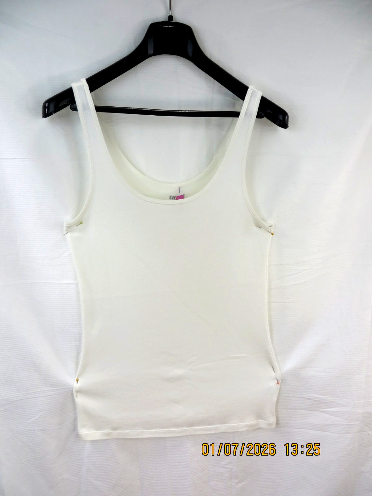 OLD NAVY TAMI FITTED SZ M/L White Super Soft Deep U-Neck Longer Tank Top Shirt