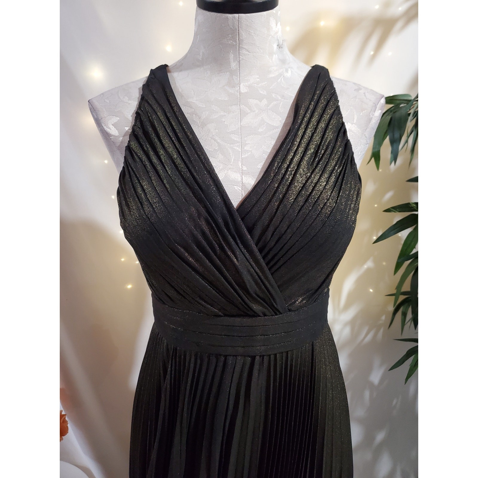 Aidan Mattox Foiled Chiffon Metallic Pleated Formal Gown Size 2 Wedding Event