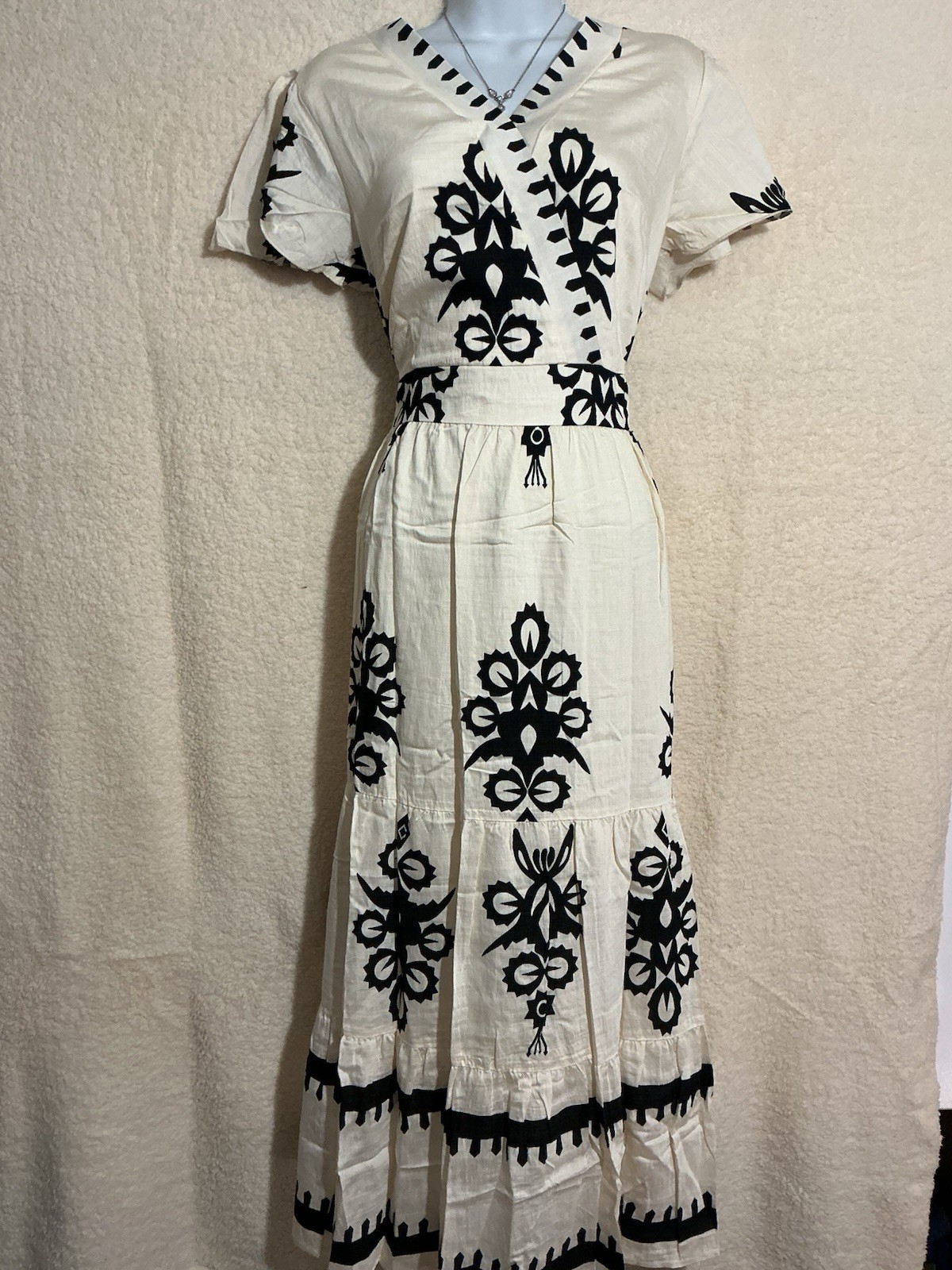 PrettyGarden White/Black Floral Embroidered V-Neck Short Sleeve Maxi Dress M