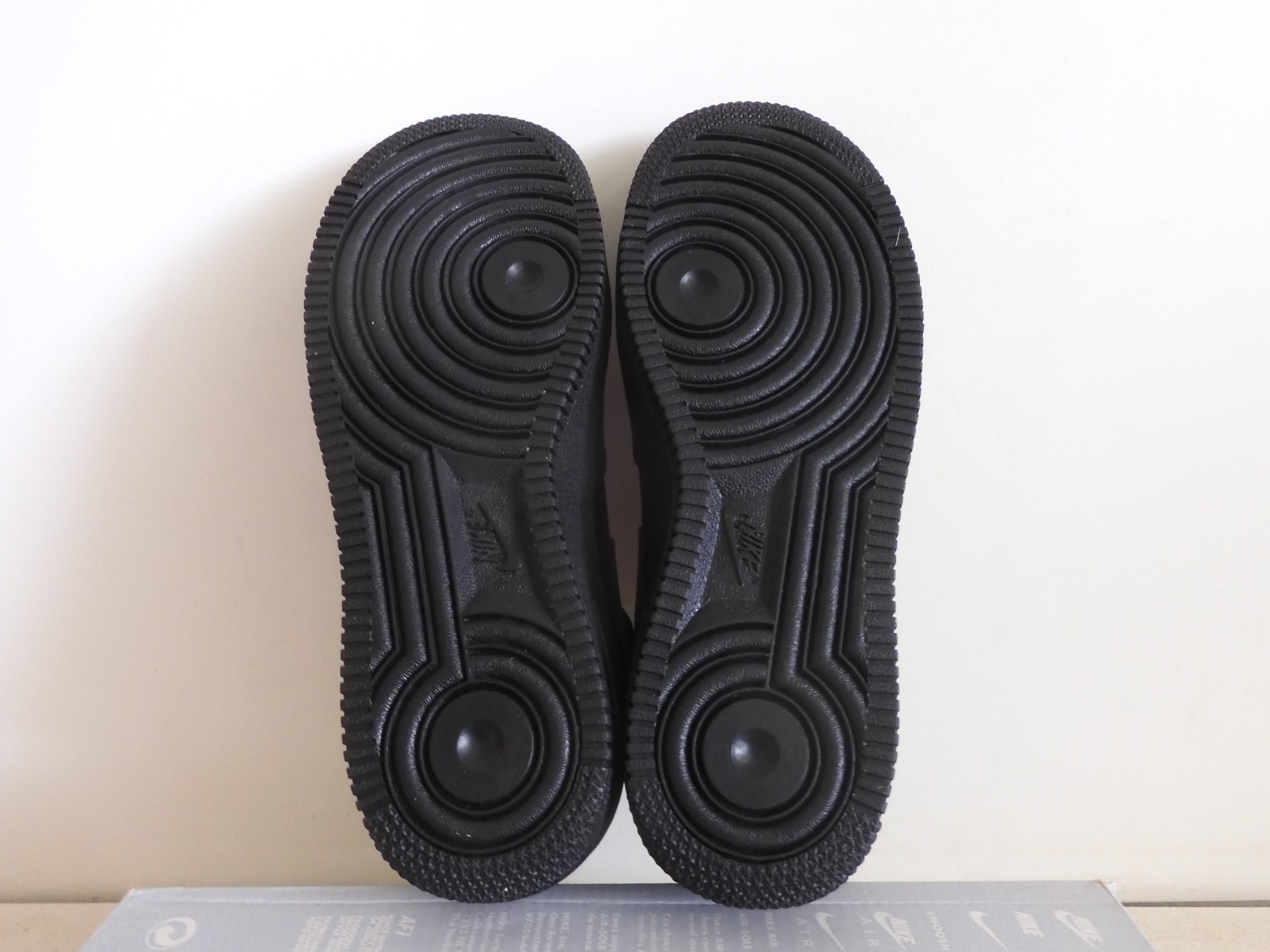 Nike Air Force 1 Mid (GS) All Black Black-Black Sz 4.5Y [314195-004]