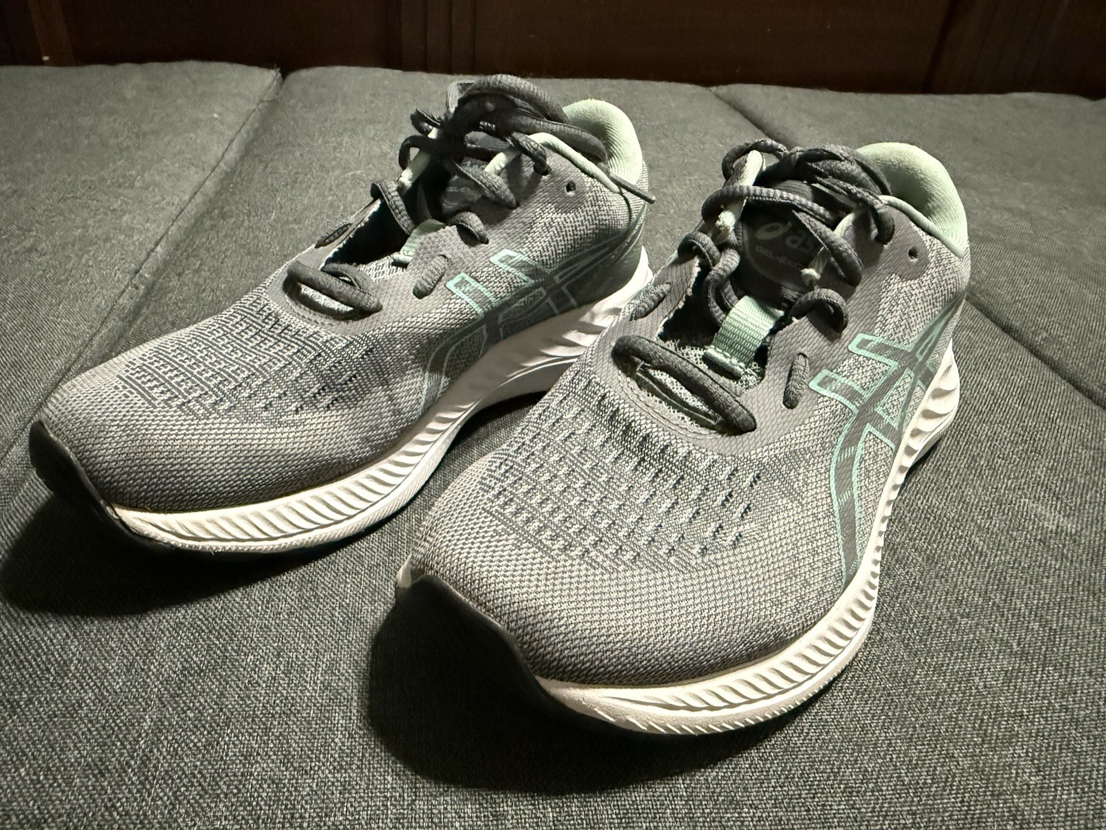 Asics Gel-Excite 9 Womens Running shoes Size 6 Grey Mint 1012B182