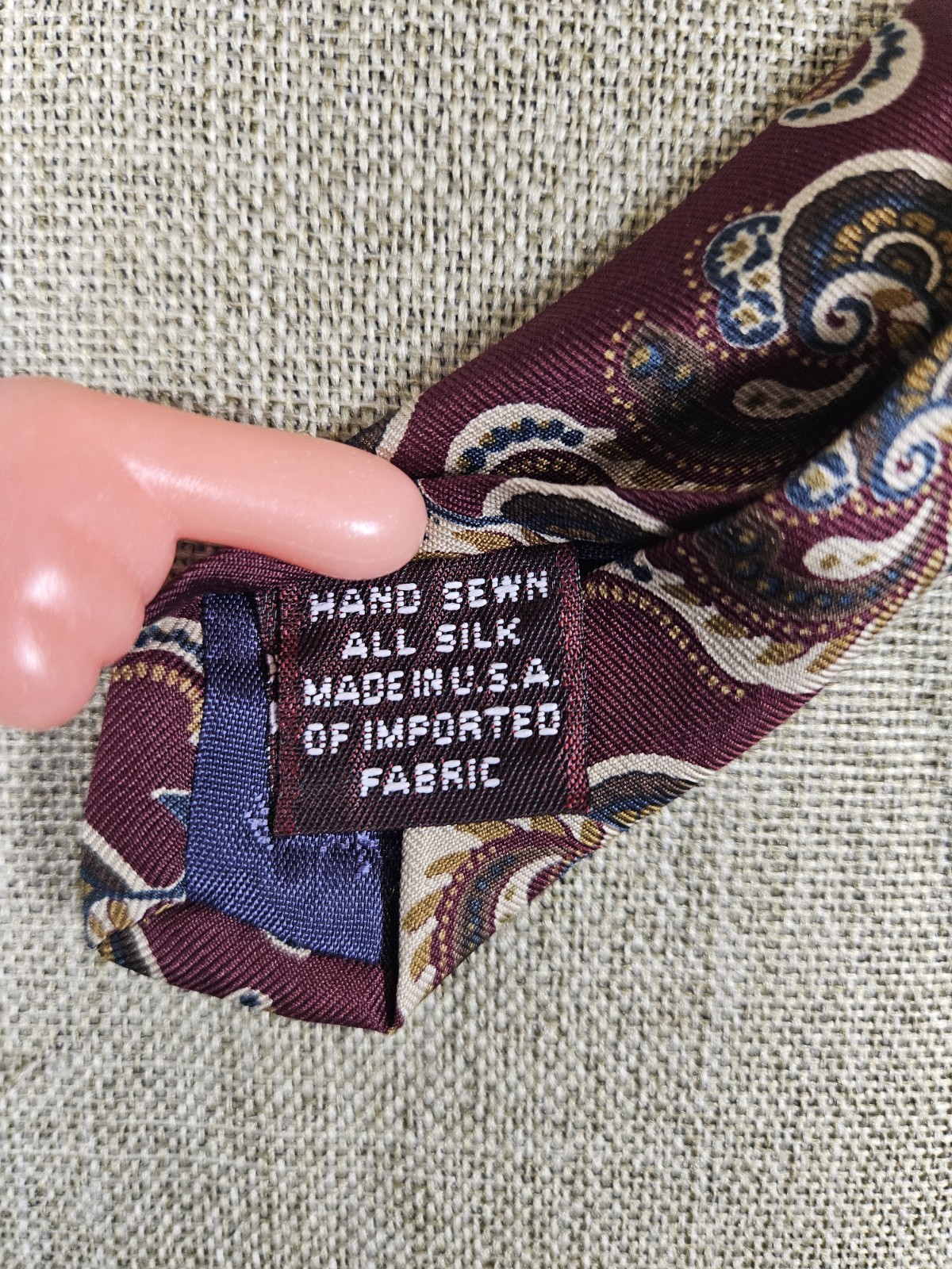 J.S.A. Bank Executive Collection Men’s Woven Silk Paisley Tie Burgundy