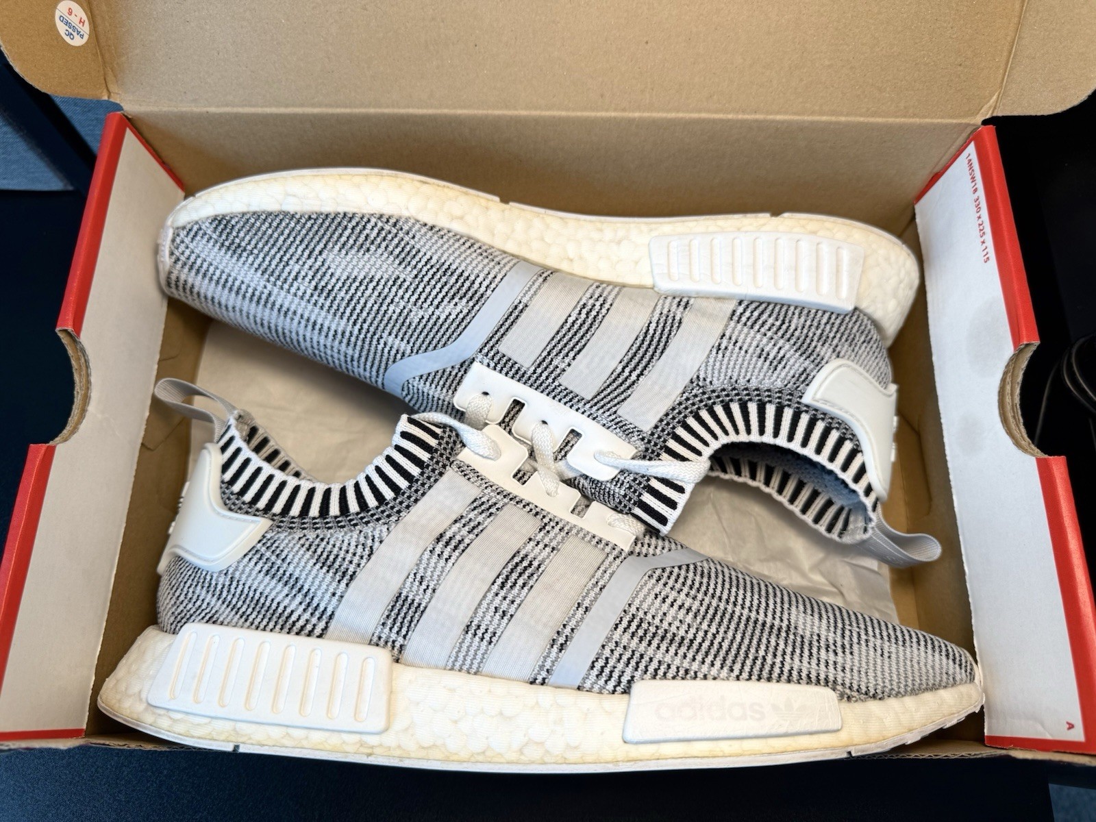 Men’s Size 10.5 – adidas NMD_R1 PK Oreo Primeknit Glitch Camo