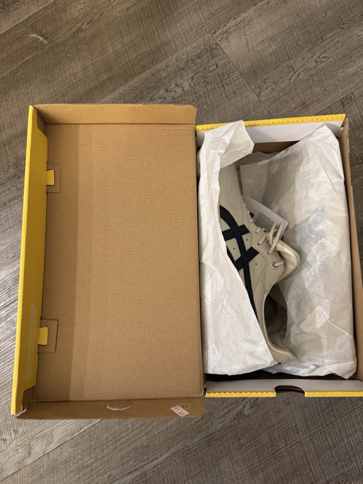 Onitsuka Tiger Men’s GSM SD Cream Peacoat Sneakers Size 11