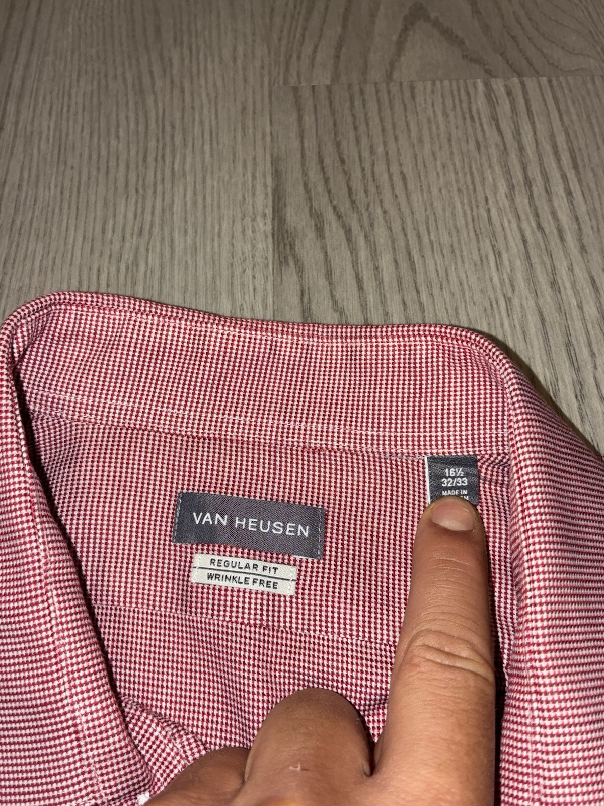 Van Heusen Regular Fit Wrinkle Free / Dress Shirt Red/White 16.5 32/33
