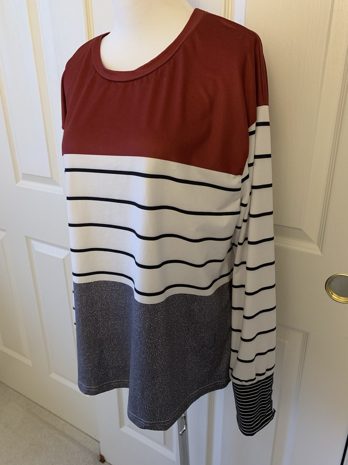 PRETTY STRIPED POLYESTER SPANDEX BLEND LONG SLEEVE TOP – SIZE L