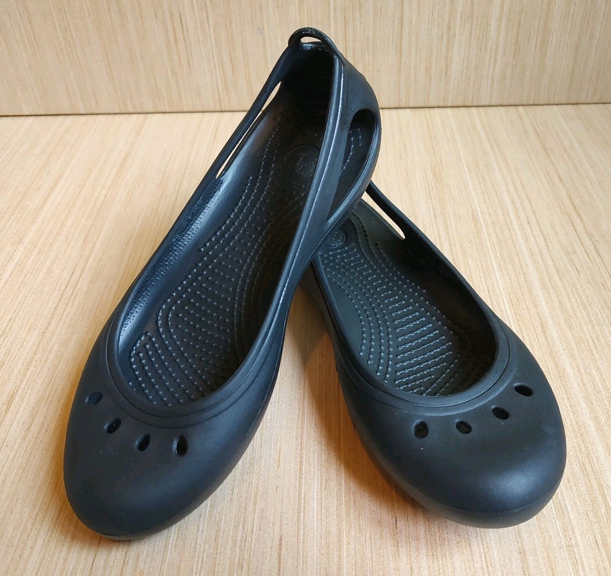 Crocs Women’s Kadee Ballet Flats Black Cut Out Details Size 7 NEW Shoes Flat