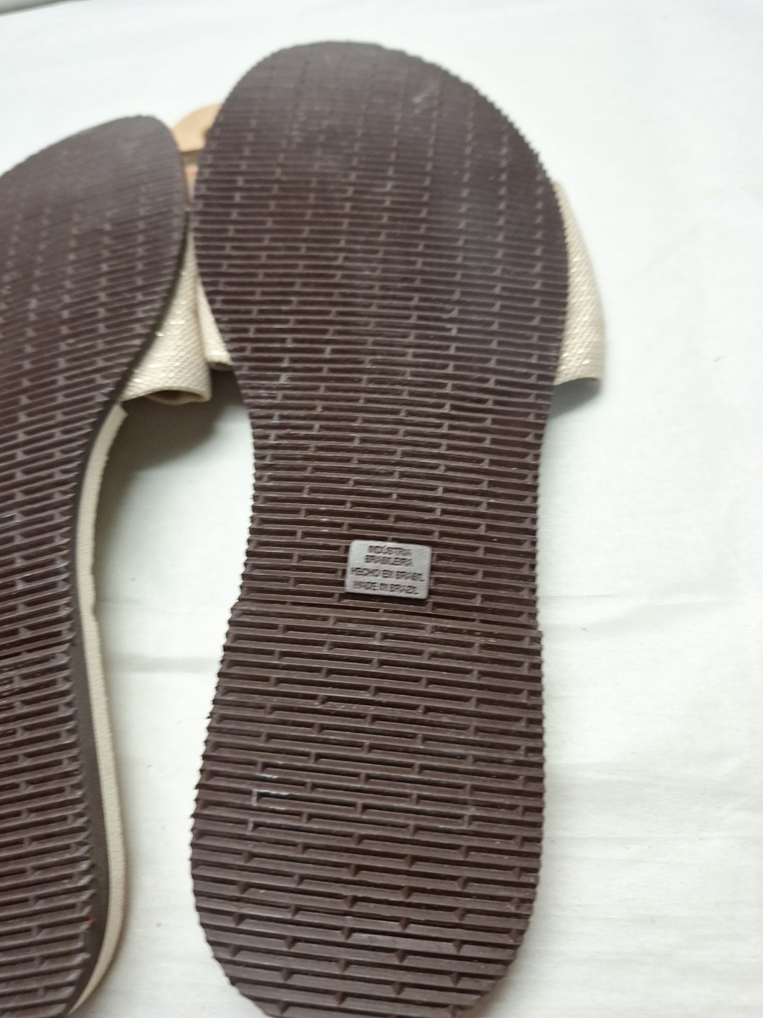 NWT Havaianas Womens St. Tropez Shine Flip Flop Sandal Beige Size 7/8 MSRP $42