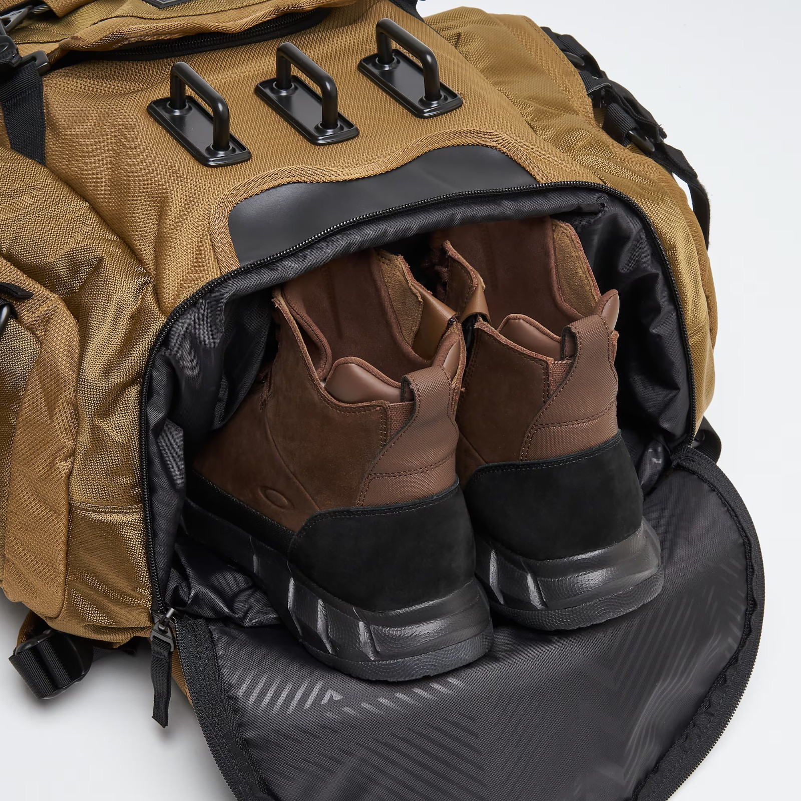 MENS OAKLEY KITCHEN SINK COYOTE TAN BACKPACK BRAND NEW READY TO SHIP
