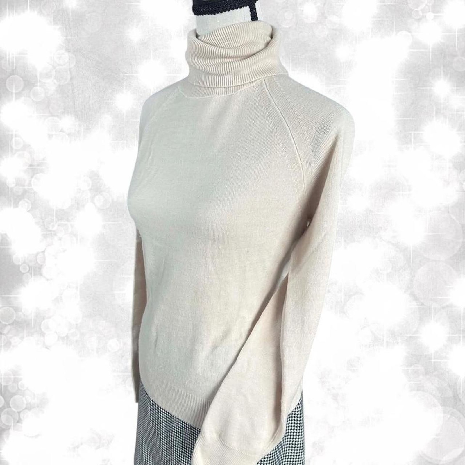 Luxury Preppy Chic Style Cream Turtle Neck Top