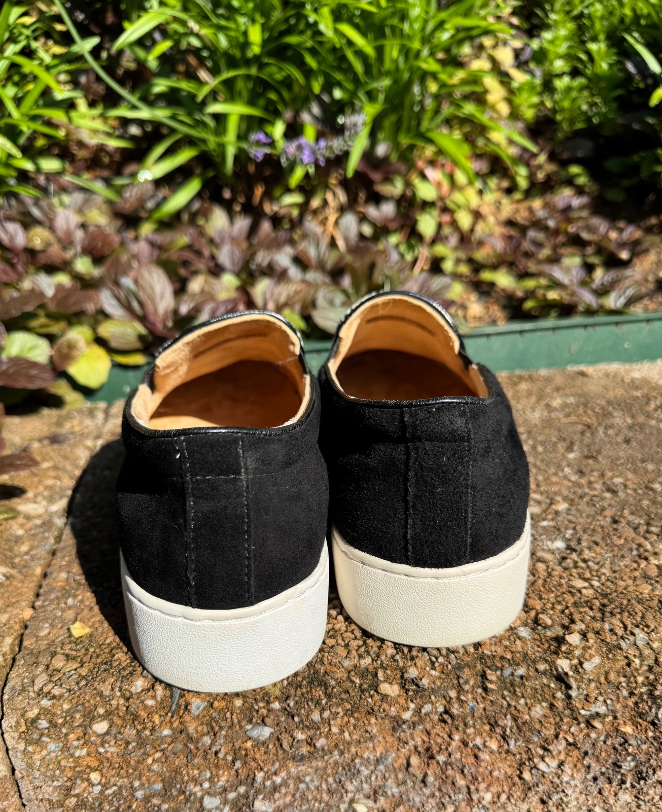 Vionic Ladies Size 9 1/2 Slip On Shoes