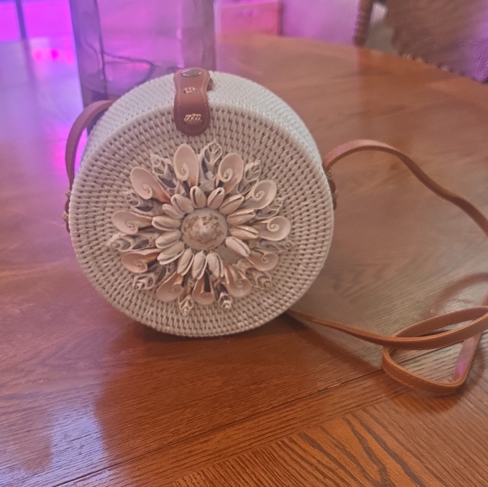 Women’s White Round Woven Crossbody Bag Brown Strap Floral Snap Boho Lined