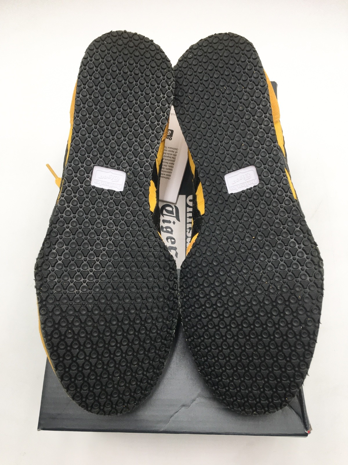 【NEW】Onitsuka Tiger SERRANO Yellow/Black Daily Sneaker (US 7.5) From US