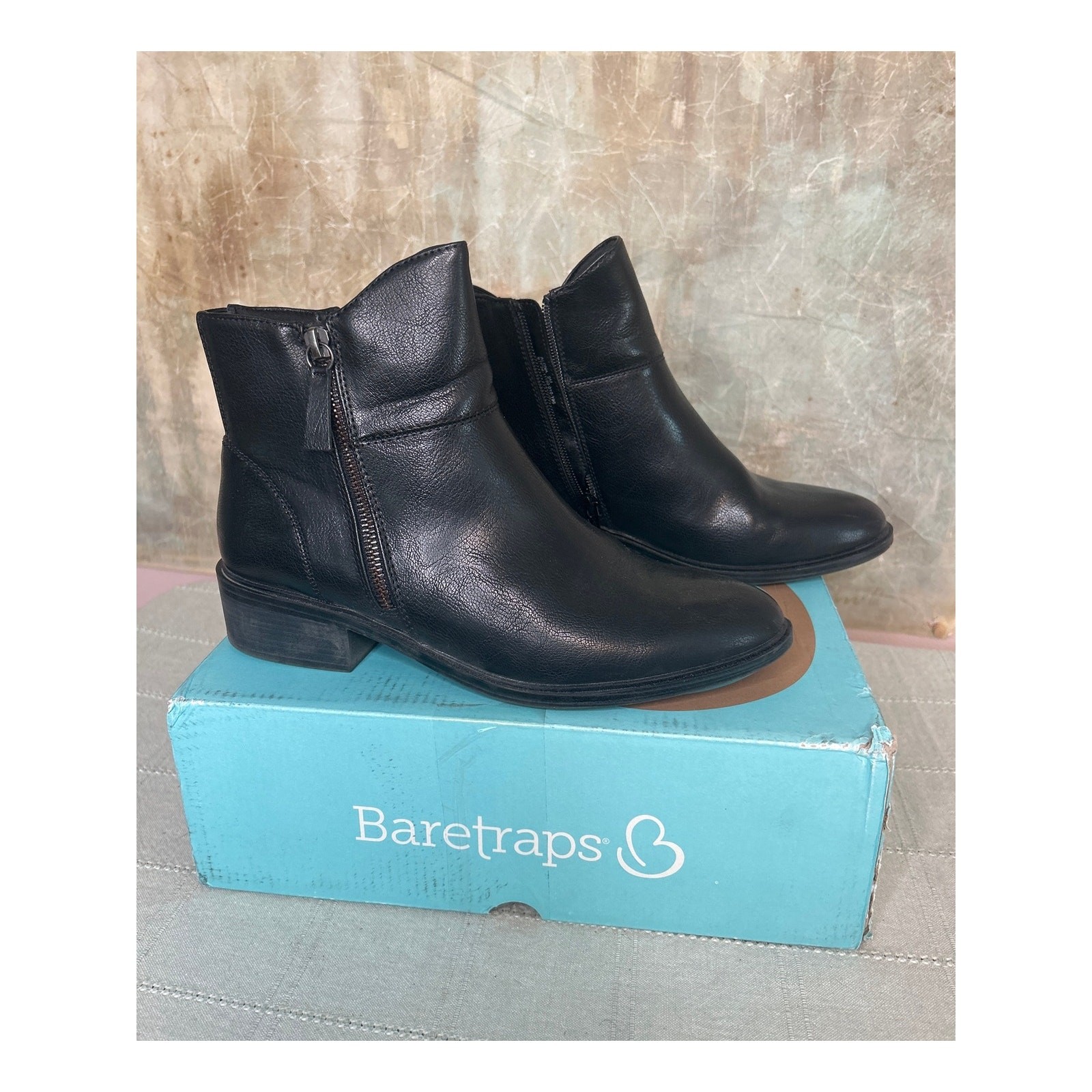 BareTraps Alona Women’s Black Block Heel Ankle Bootie Microfiber Footbed Size 9M