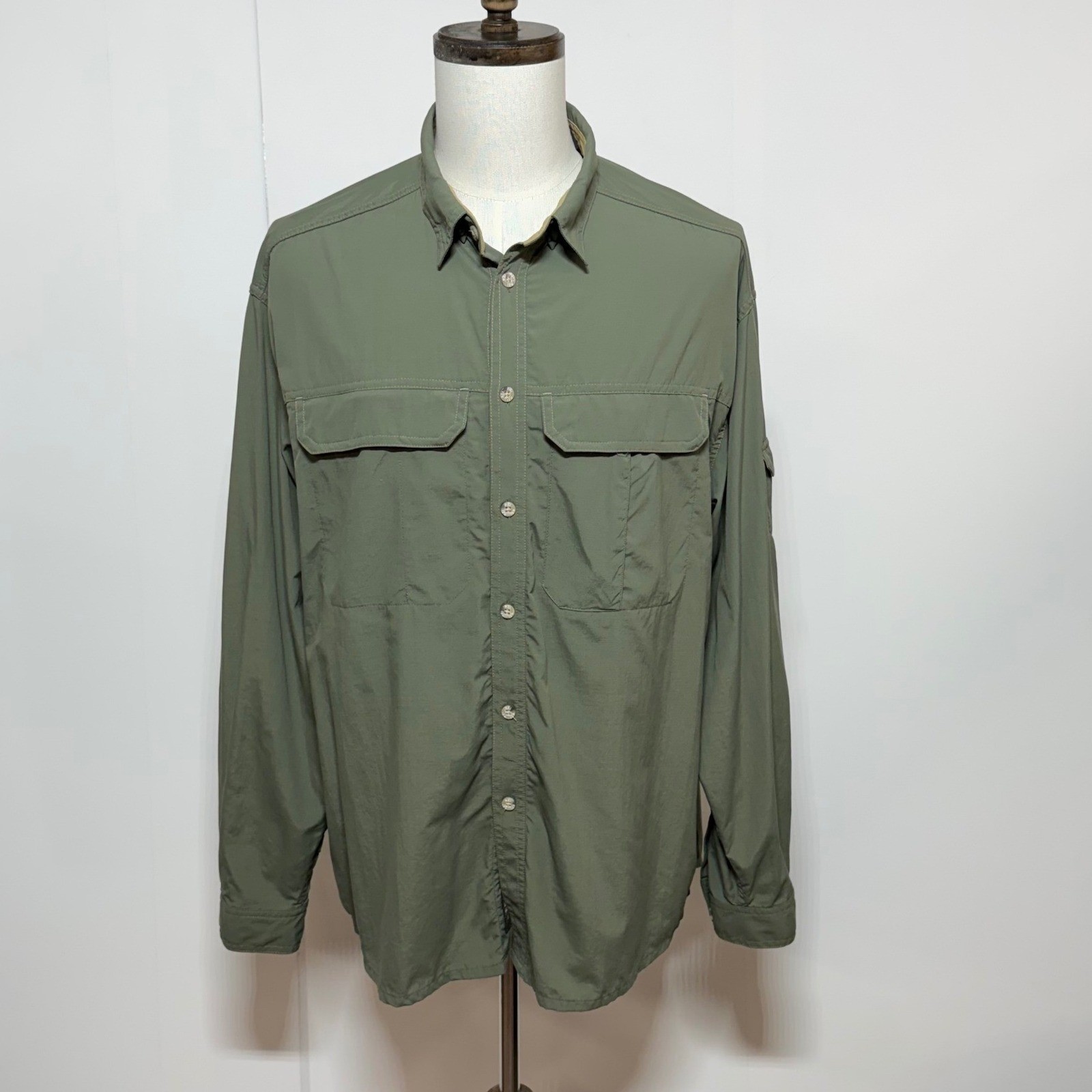 REI Shirt Mens XL Green Sahara Tech UPF 50+ Button Down Long Sleeve Nylon Hiking