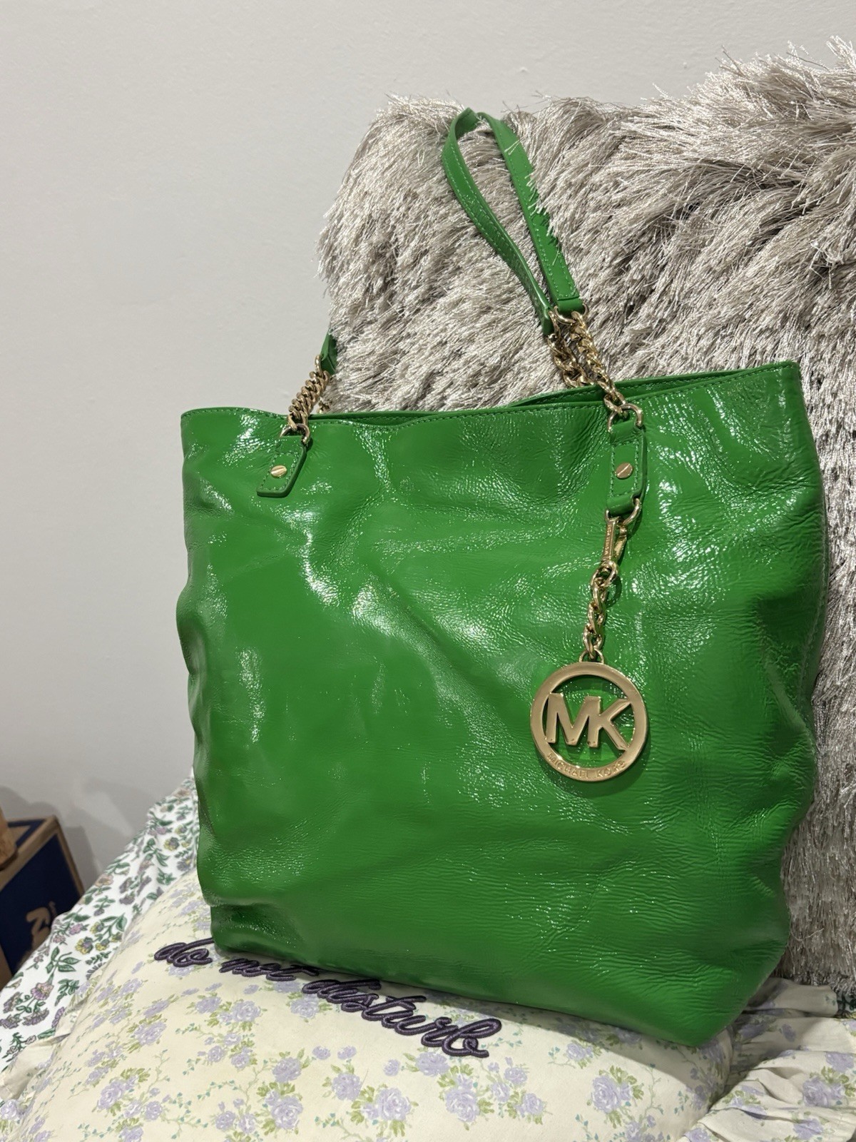 Michael Kors Jet Set Tote Bag bright green patent leather gold chain accents