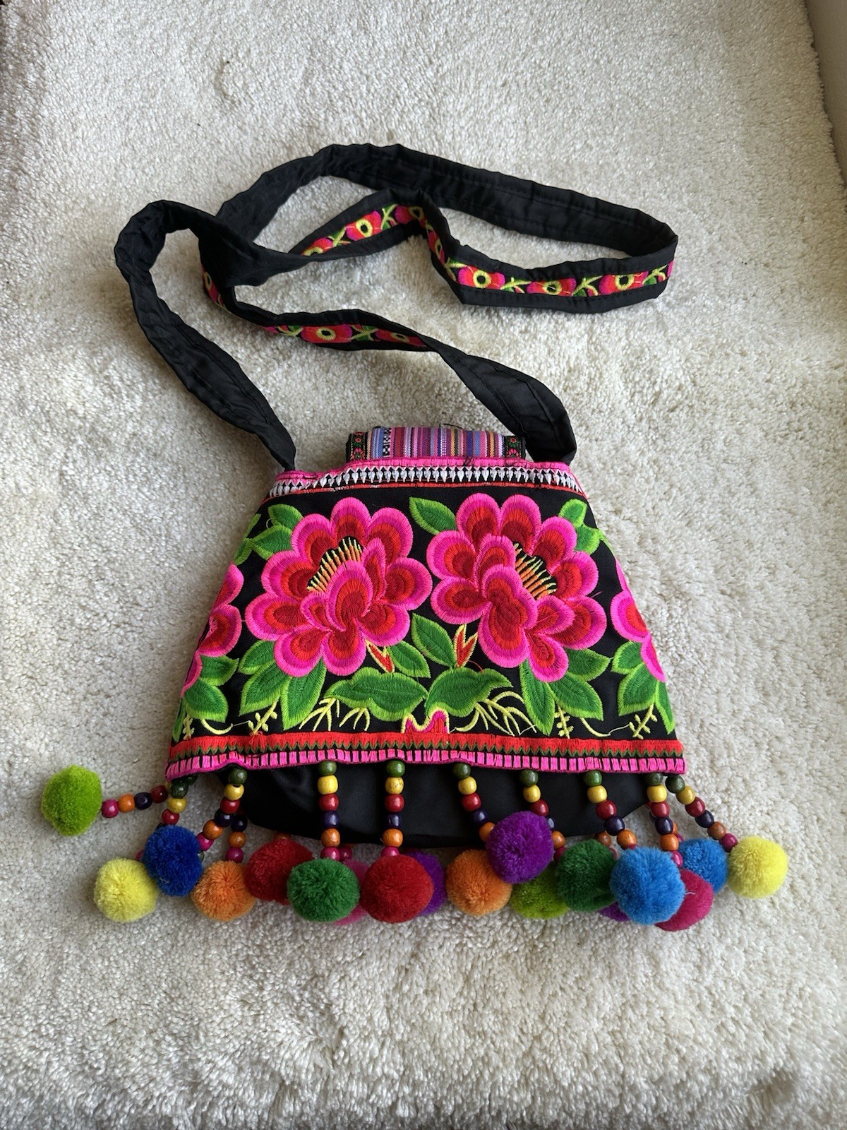 Women’s Multicolor Floral Embroidered Crossbody Bag Zip Closure Black Strap
