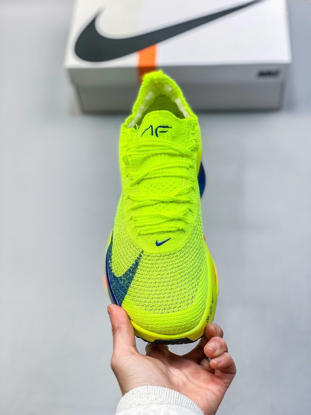 Nike Air Zoom Alphafly NEXT% 3 FD8311-700 Sneakers–Iconic Casual Shoes for men