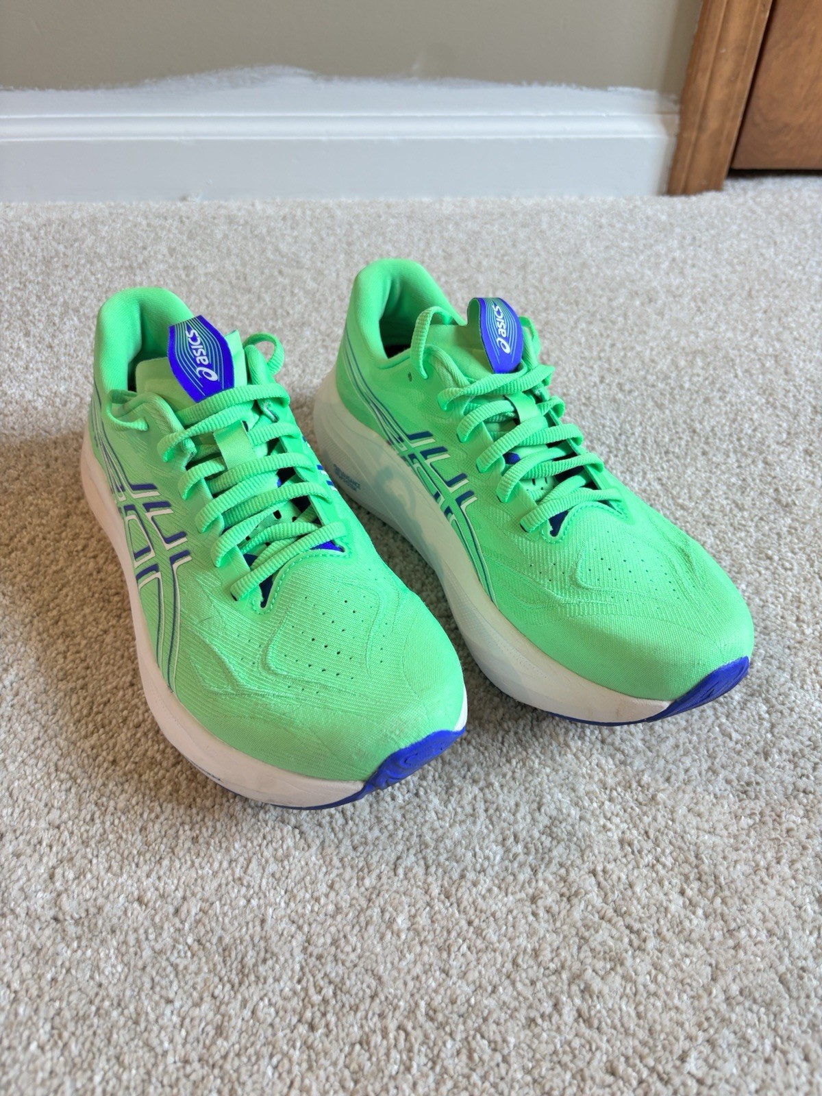 ASICS GT-2000 v14 Green Running Shoes Size 7.5 US Used Excellent Cond