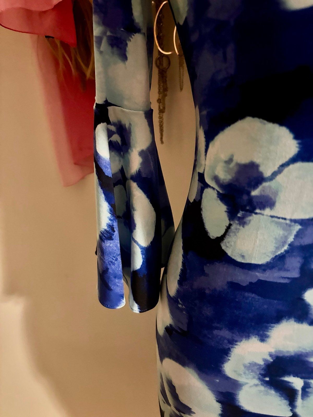 Calvin Klein Blue Watercolor Floral Bell Sleeve Sheath Dress – Size 2