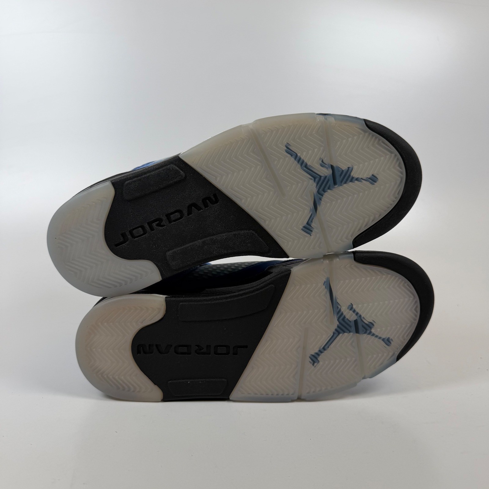 Jordan 5 Retro SE UNC University Blue Black White DV1310-401 Mens Size 8
