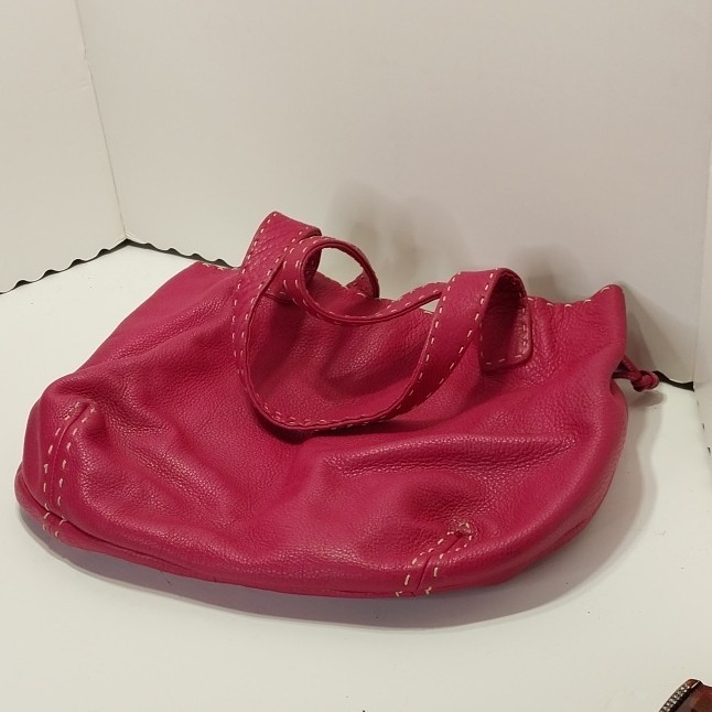 Bloomingdale’s Pink Pebbled Tote Drawstring Closure Inner Pockets Double Handles