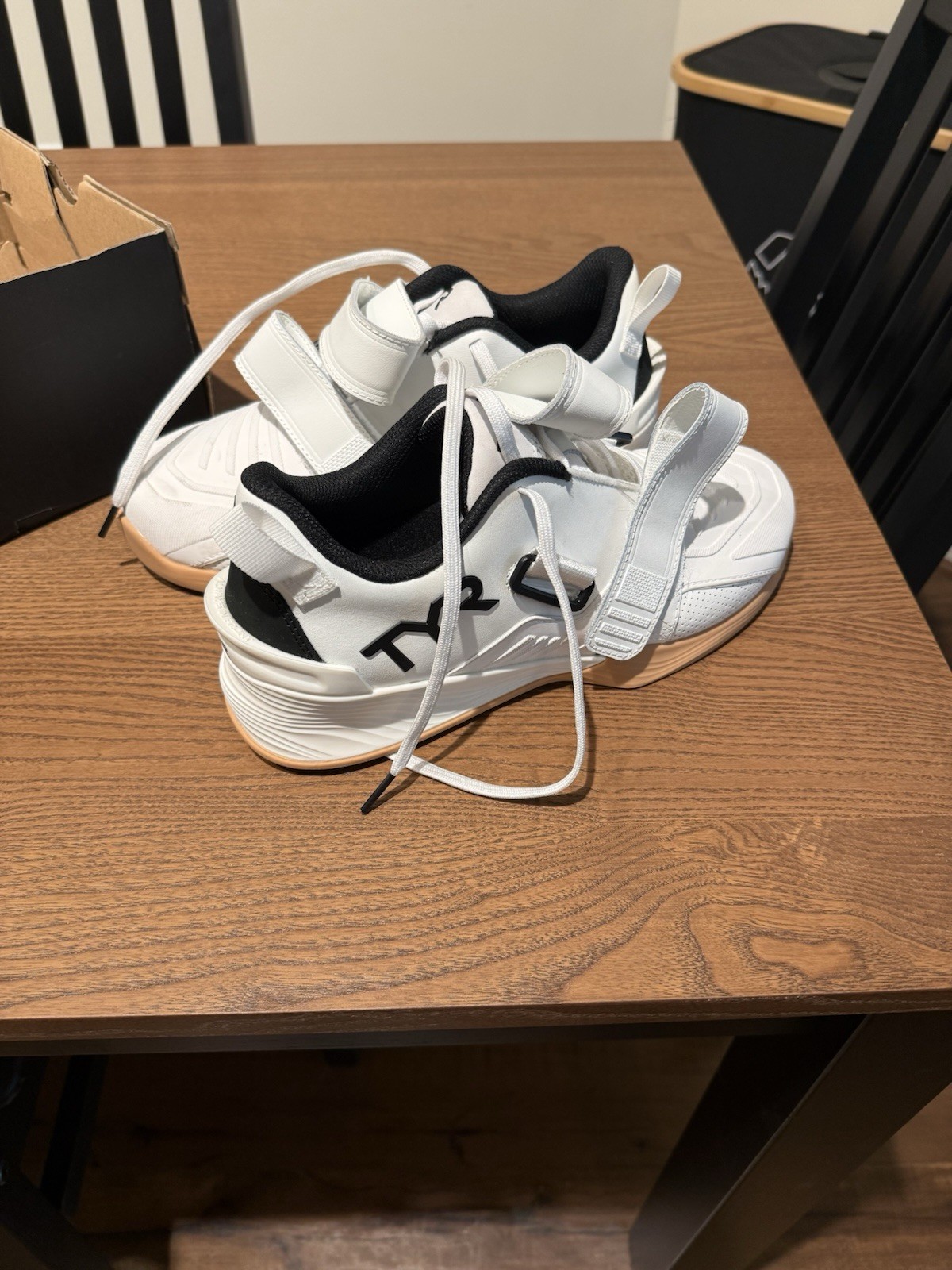 TYR L-2 LIFTER – White – Size M8 W9.5