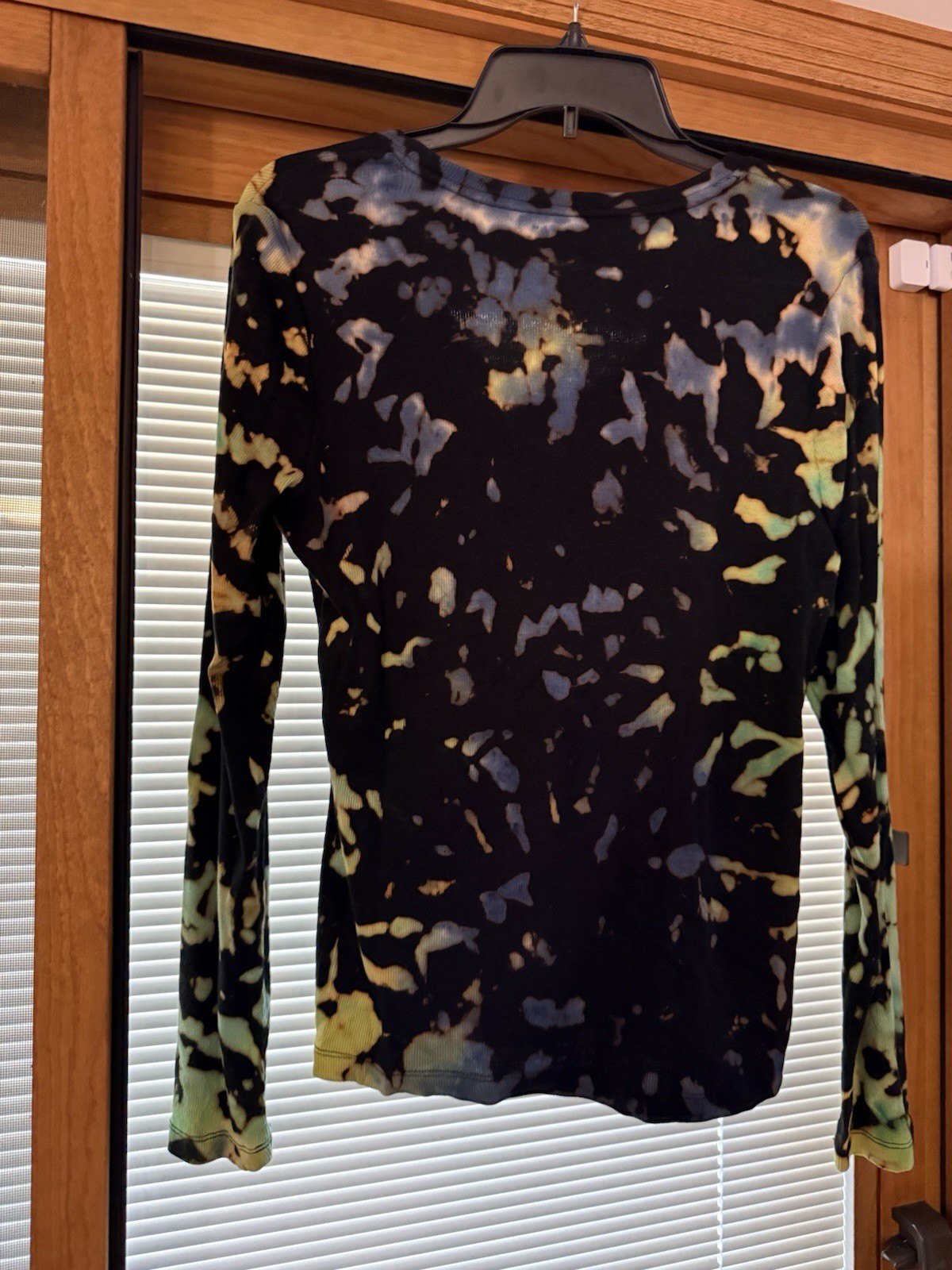 A new day Women’s Multicolor Abstract V-Neck Long Sleeve Top M