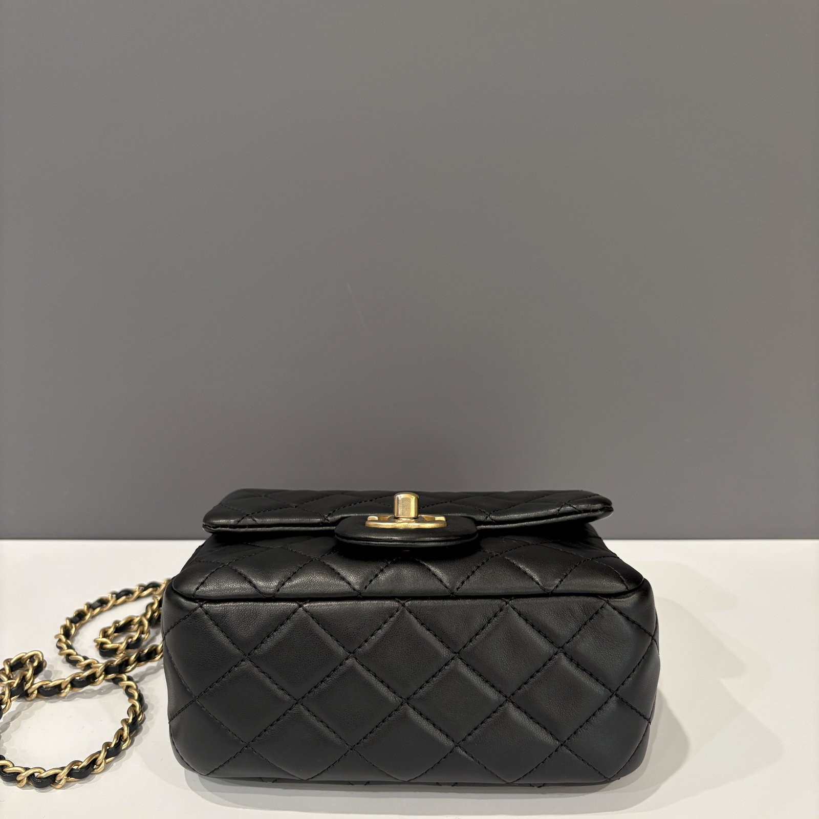Chanel Mini Pearl Crush Flap Black Lambskin (ag1213n0)