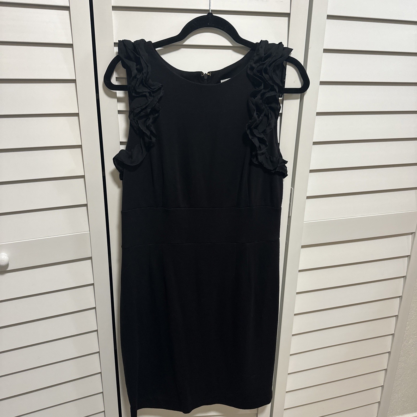 Carmen Marc Valvo Sz 14 Sheath Dress Black Ruffle Arms