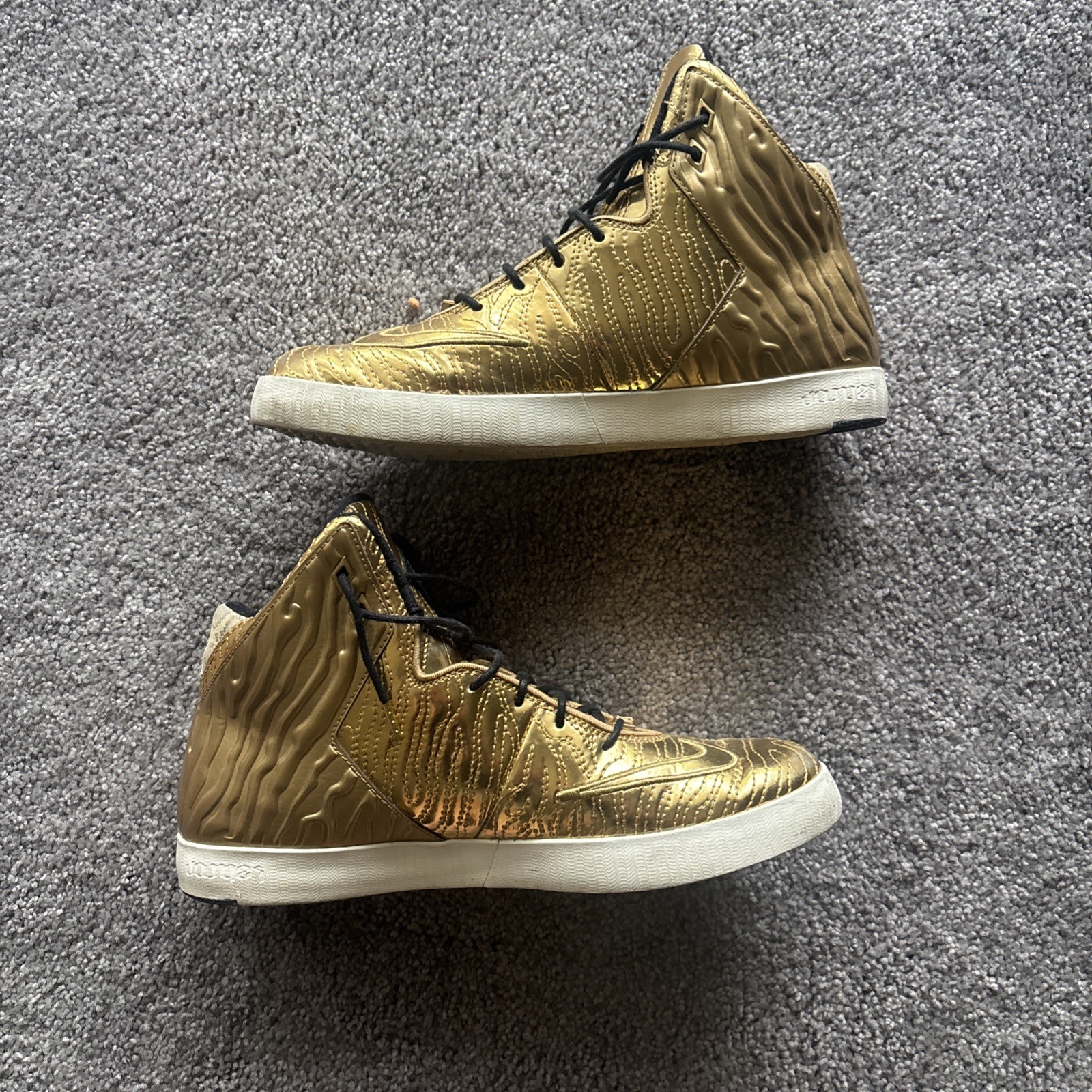 Nike LeBron 11 NSW Lifestyle QS BHM Metallic Gold 649396-700 Men’s Size 10.5