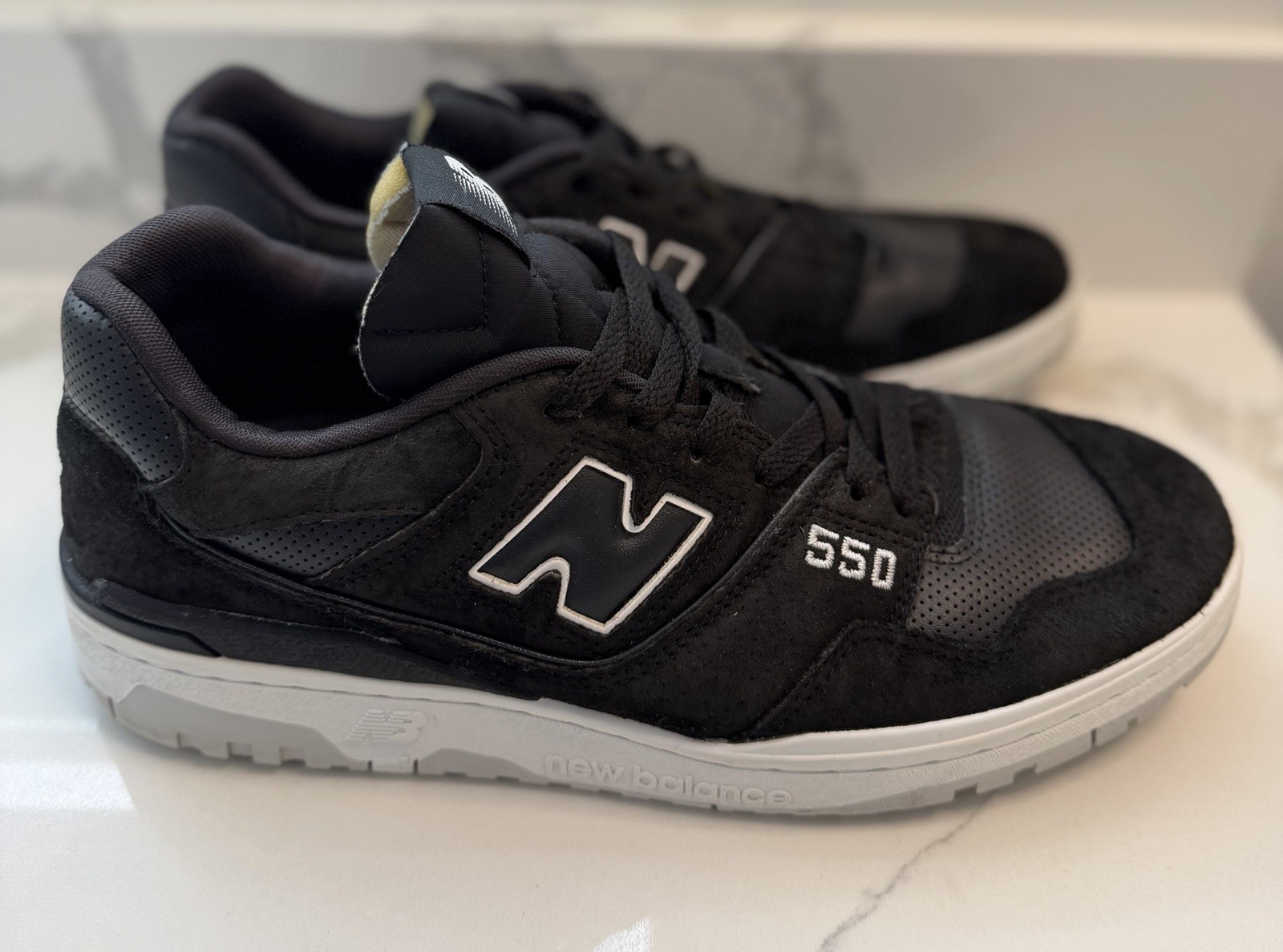 New Balance 550 Men’s Low Top Lace-Up Athletic Sneakers Black Gray White
