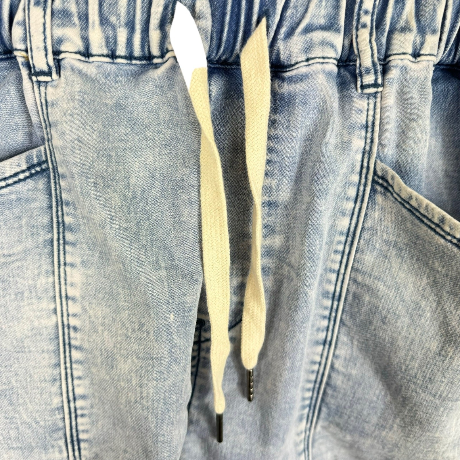 Blank NYC Light Wash High Rise Elastic Waist Denim Paper Bag Shorts Size 28