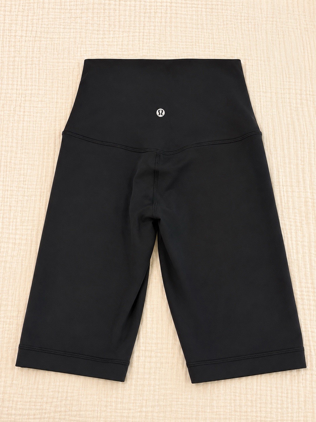 Lululemon Women’s Align Super High Rise Black Solid Biker Shorts 10″ Size 4