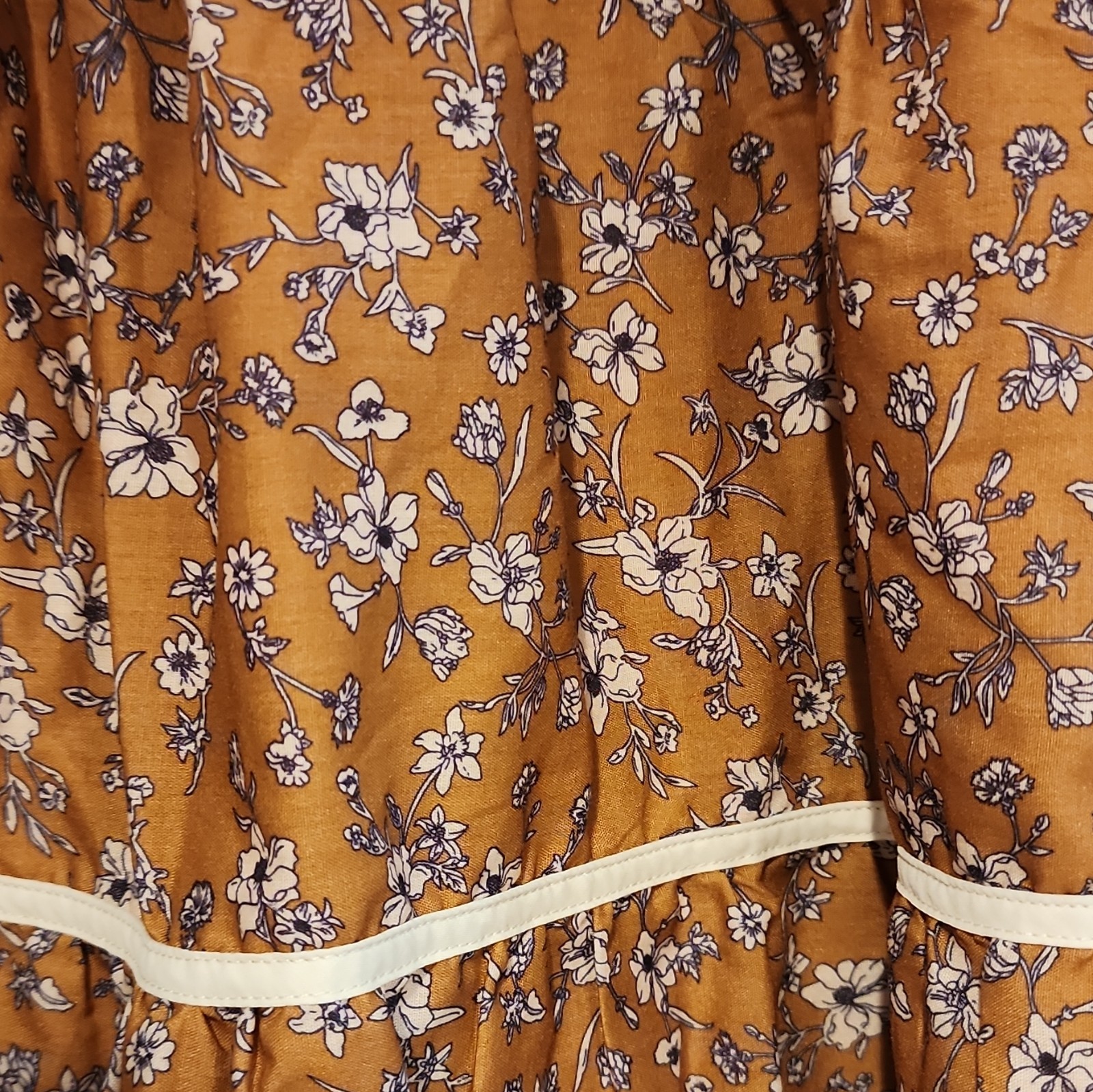 Polygram Women’s Size M Brown/White Floral Round Neck Long Sleeve Tie Knee Dress
