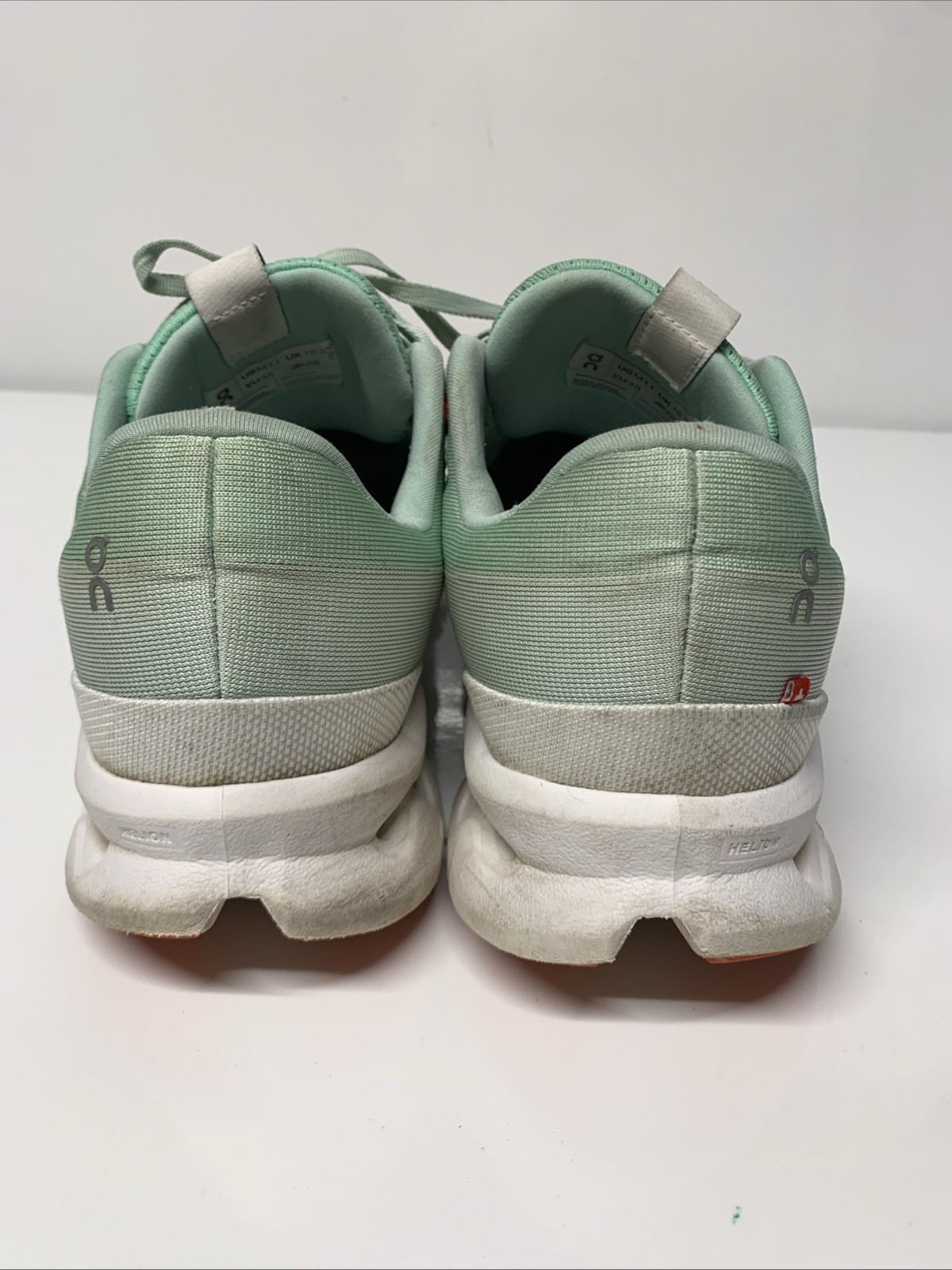 ON Cloudsurfer Creek/White (Mint Green) Men’s Size 11 Sneakers – Flaws as Shown