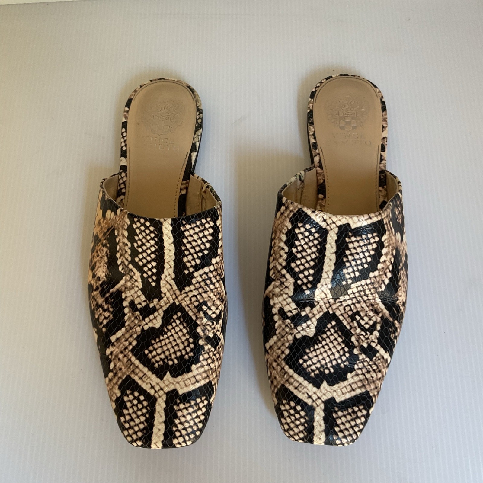 Vince Camuto Women’s Snake Print Leather Mules Size 9 Office Chic Trendy mules