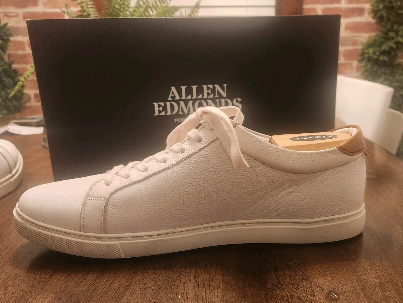 Allen Edmonds Mens COURTSIDE White Leather Lace Up Casual Sneakers 10.5E Wide