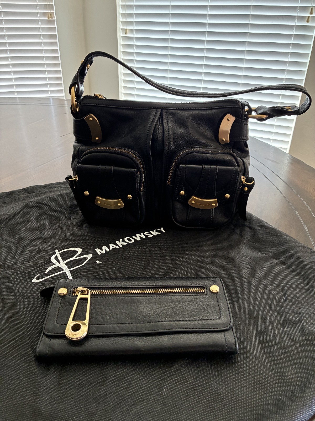 B. Makowsky Black Leather Shoulder Bag Purse Matching Wallet Dust Bag Set Leopar