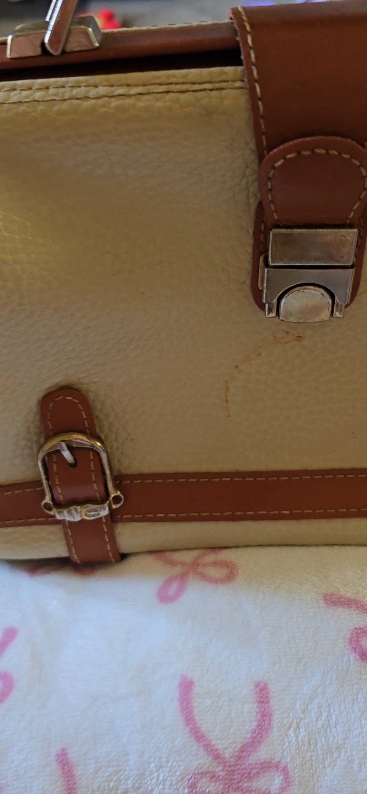Dooney And Bourke Vintage all weather leather purse. 11 inches across and 7 t