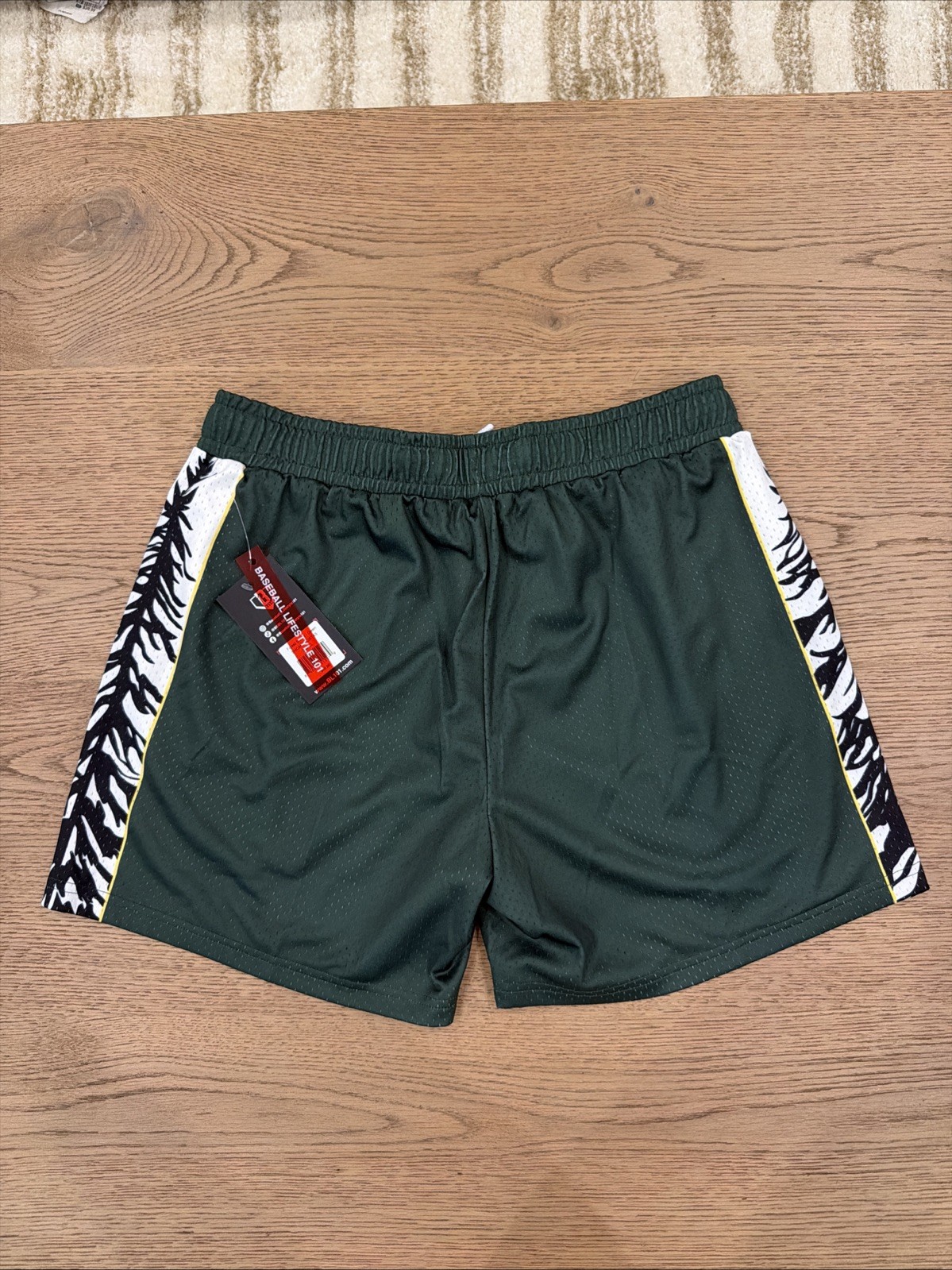 NWT $50 new BASEBALL LIFESTYLE 101 Forest Shorts Green Athletic Mens L Large