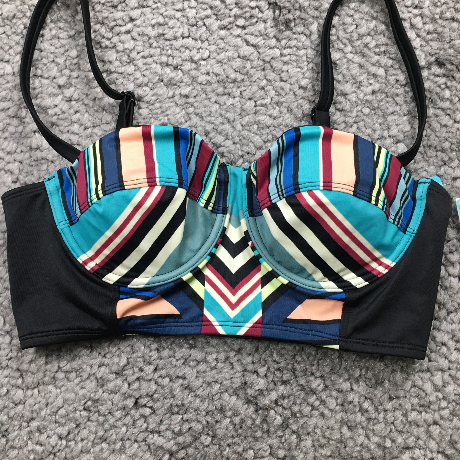 Beach Betty by Miracle Brands Womens Bikini Top Sz S Blue Colorful Padded NWT