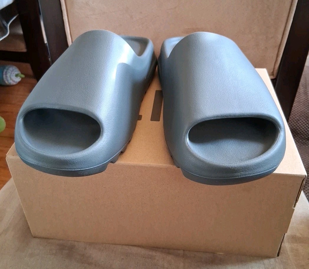 🤩 Adidas Yeezy Slide Slate Grey Size 12 ID2350 BRAND NEW With Box